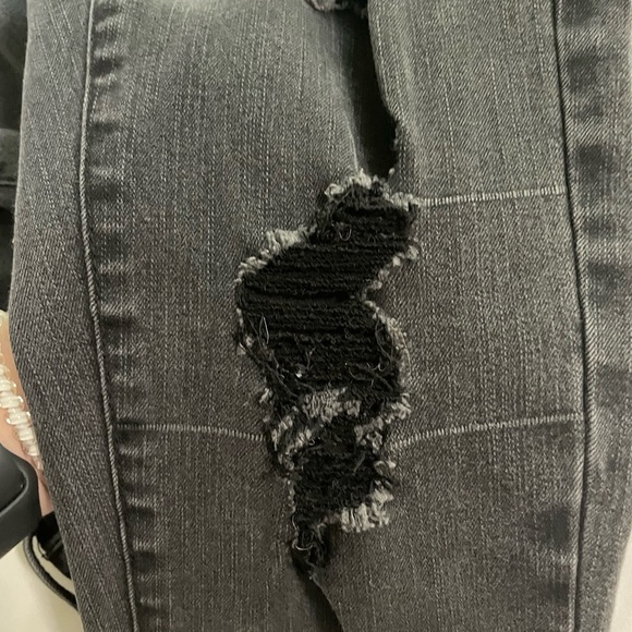 Aéropostale Black Ripped Skinny Jeans - Picture 2 of 5